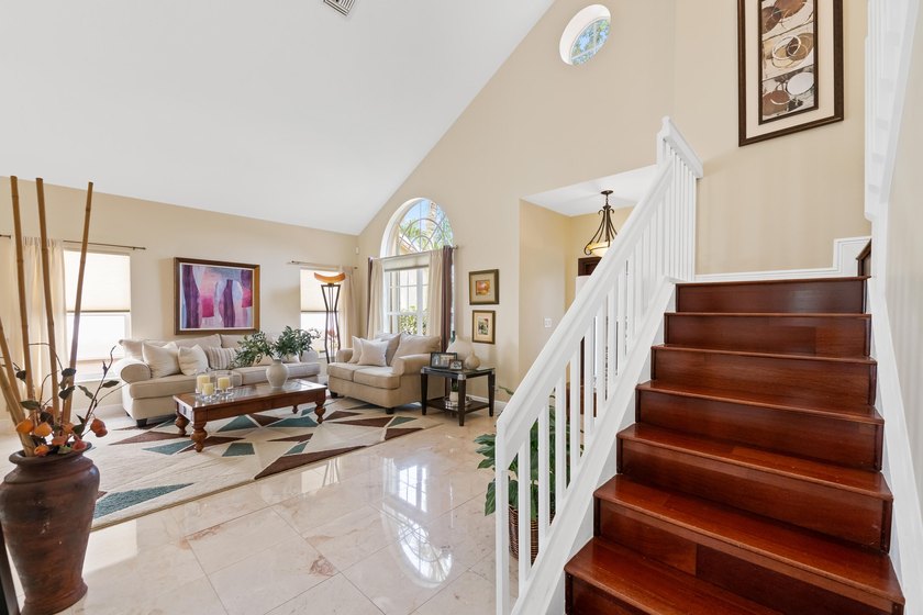 This beautifully maintained home features a brand-new roof - photo 9