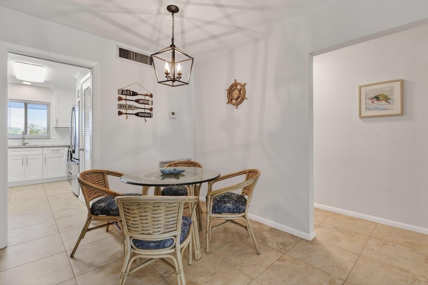 Welcome to Tequesta Garden ,this quaint community is - photo 8