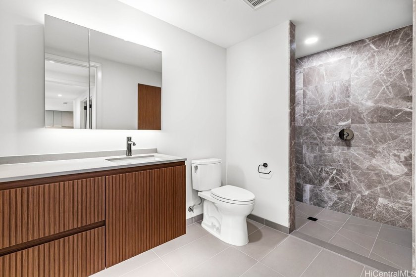 Welcome to Unit 1402 at The Park Ward Village beautifully - photo 21
