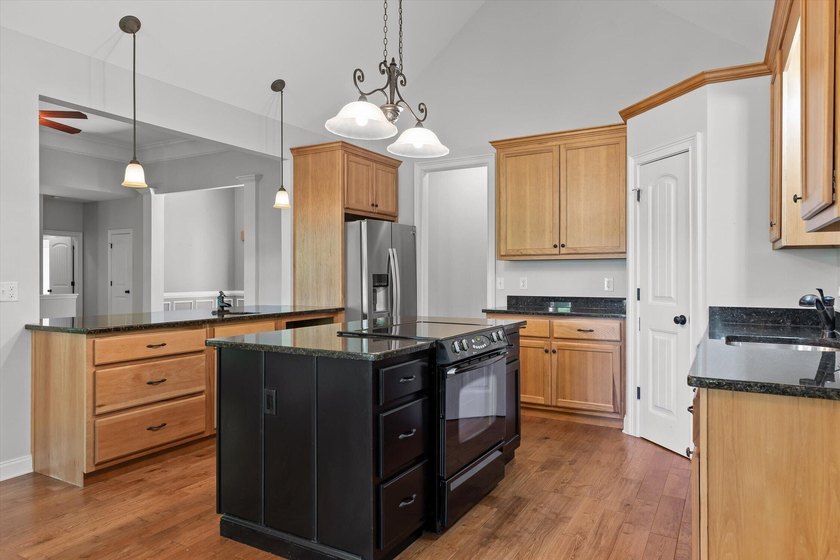 Welcome to your own private retreat where spacious living - photo 4