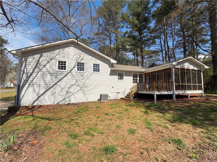 Welcome to 2006 Chelsea Ln, a home that exudes warmth and - photo 5