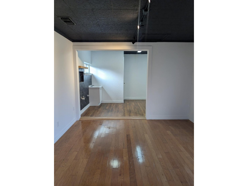 Versatile Commercial Property with Flexible Multi-Tenant or - photo 23