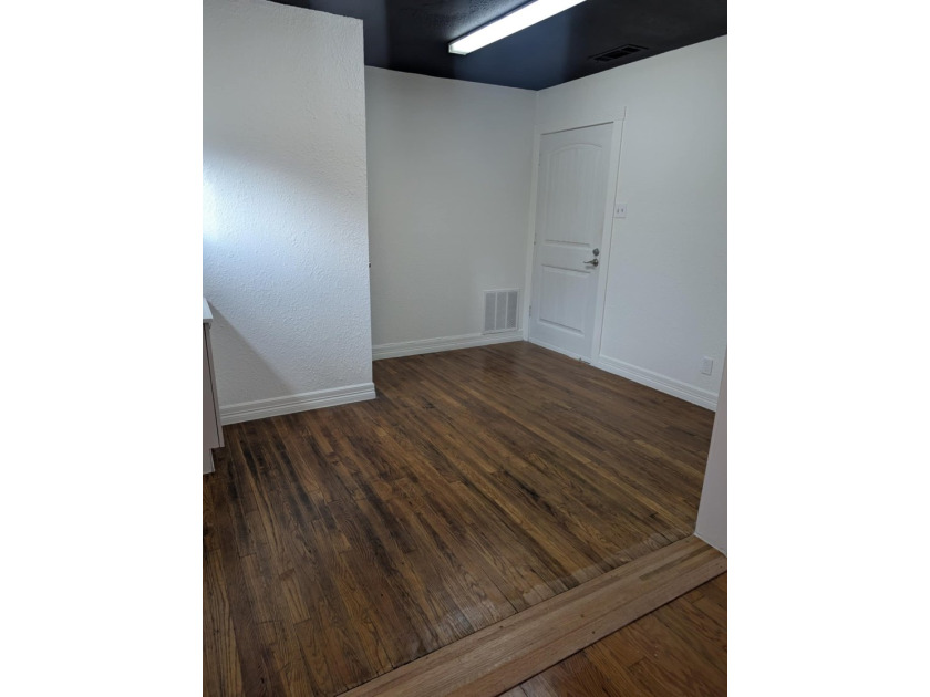 Versatile Commercial Property with Flexible Multi-Tenant or - photo 25