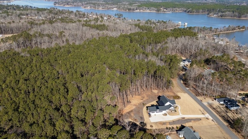 Prime 14.65-Acre Estate or Development Opportunity in Harborside - photo 7