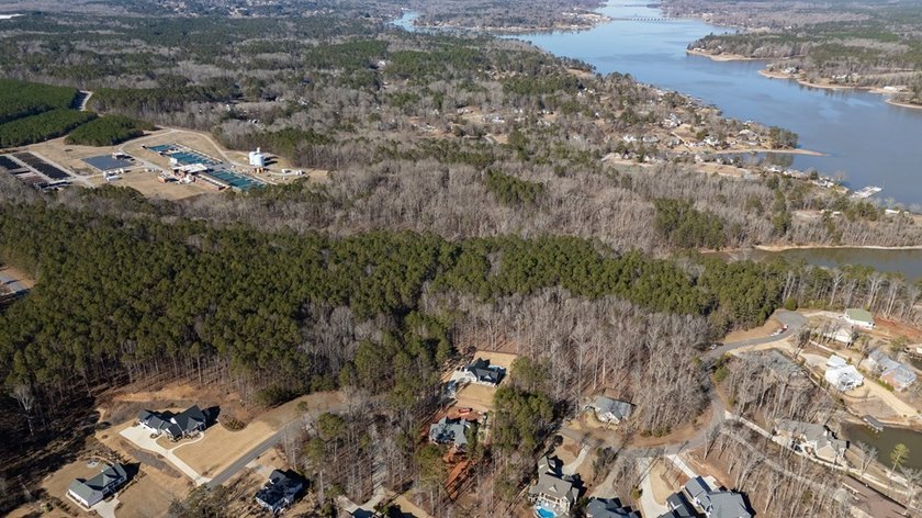 Prime 14.65-Acre Estate or Development Opportunity in Harborside - photo 8