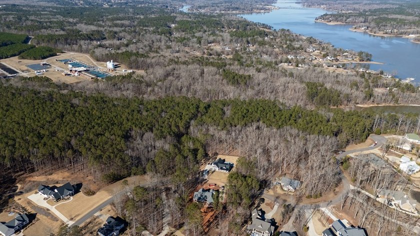 Prime 14.65-Acre Estate or Development Opportunity in Harborside - photo 9