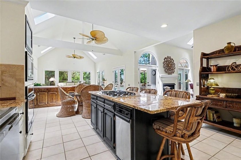Welcome to 2565 Fairview Drive-an exceptional and hard-to-find - photo 11