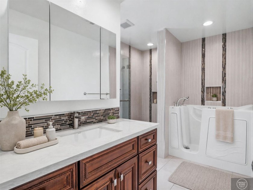 Welcome to this beautifully updated 3 bedroom, 2 bath residence - photo 14