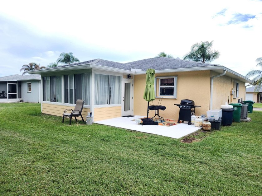 Private Preserve Views in Palm Grove! Enjoy the perfect blend of - photo 4