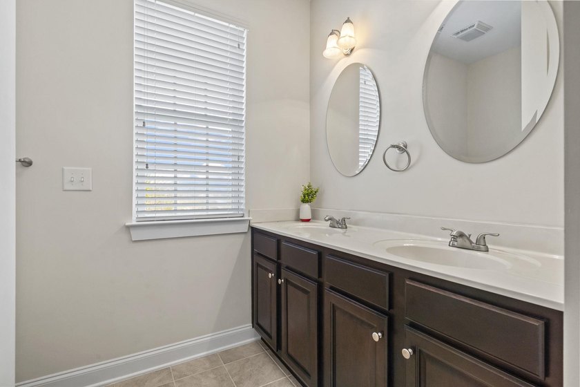 Open House from 12-2 ,July 18. -Looking for a charming home with - photo 31