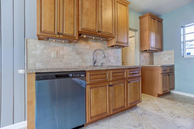 Prime Lake Park location with no HOA. This 3-bedroom home offers - photo 7