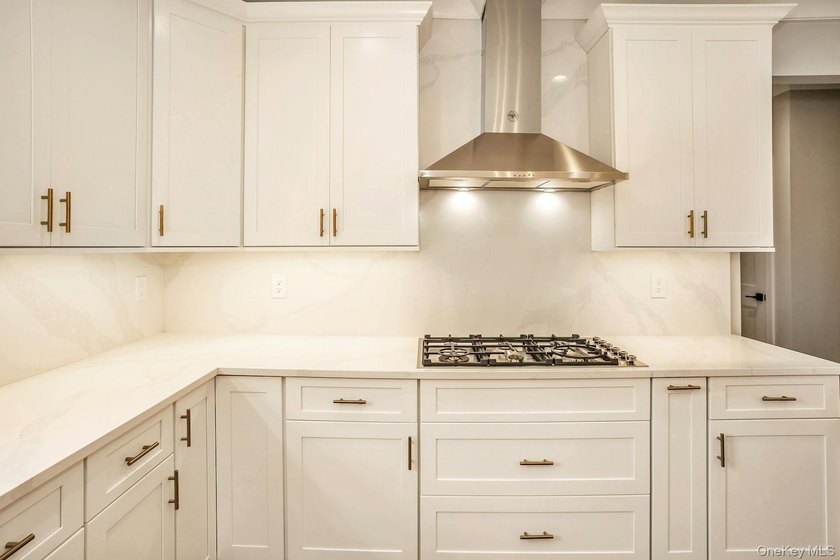 To be built Beautiful New Construction Colonial style home in - photo 8