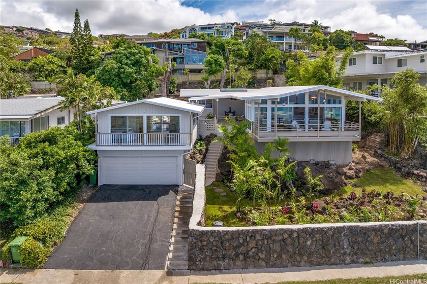 Perched in the prestigious Waiale Iki neighborhood, this newly - photo 22