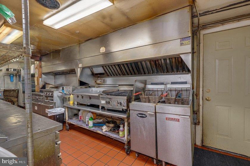We are excited to present the Lost River Grill and Motel and - photo 30
