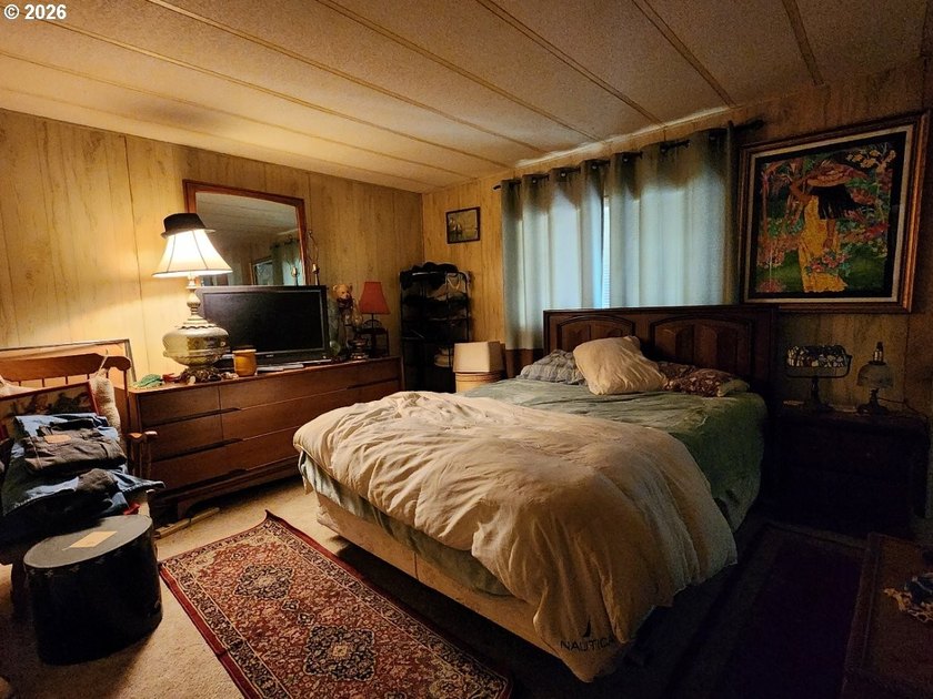 Spacious manufactured home situated on a large city lot - photo 14