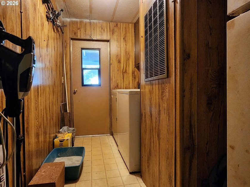 Spacious manufactured home situated on a large city lot - photo 22