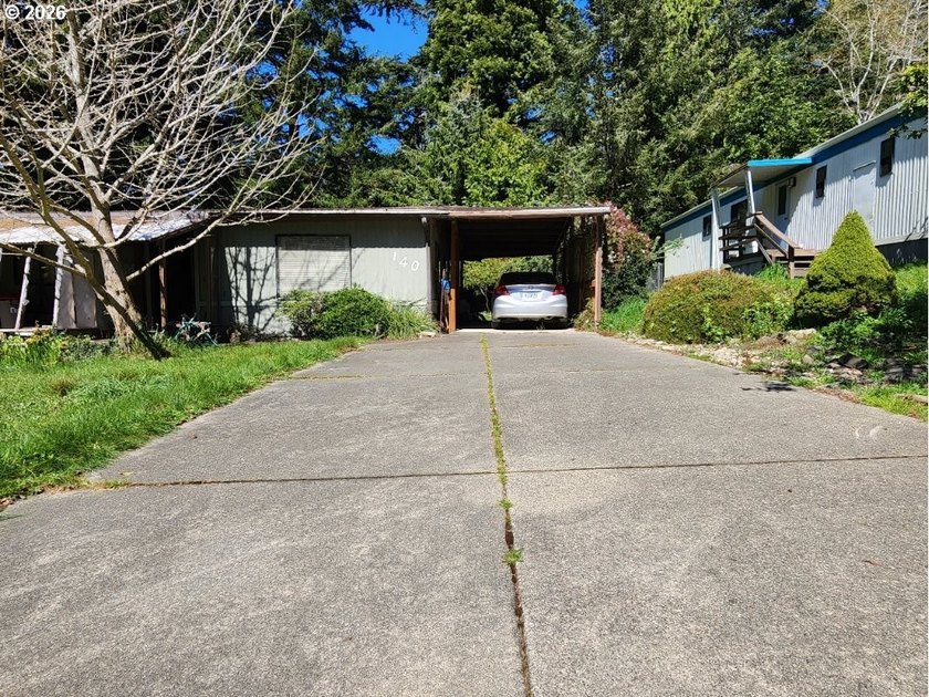 Spacious manufactured home situated on a large city lot - photo 26