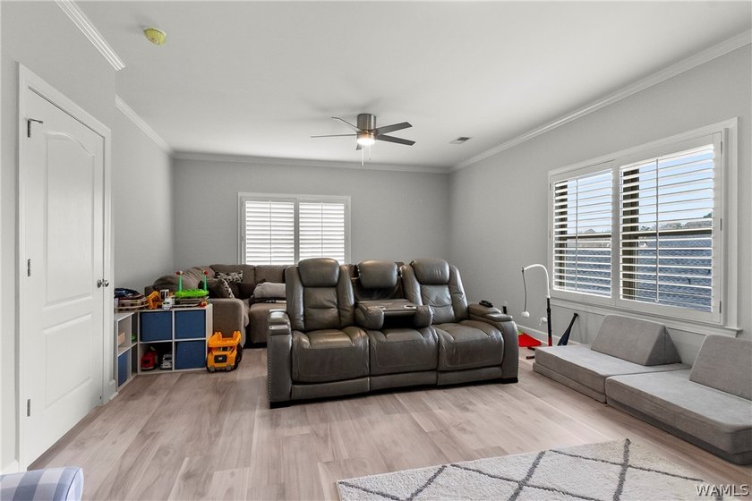 Welcome to 2706 Lake Crest Dr, a beautifully designed 4 bedroom - photo 35