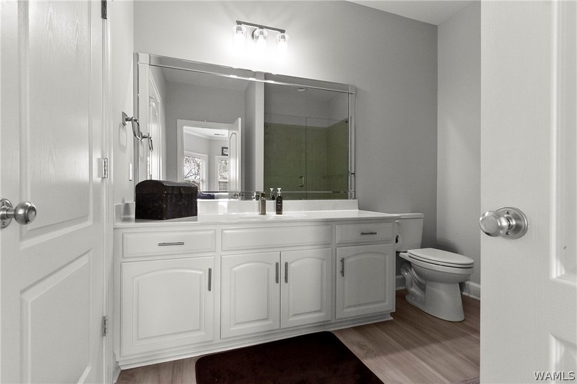 Welcome to 2706 Lake Crest Dr, a beautifully designed 4 bedroom - photo 36