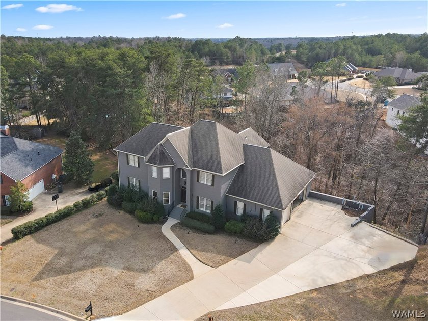 Welcome to 2706 Lake Crest Dr, a beautifully designed 4 bedroom - photo 41