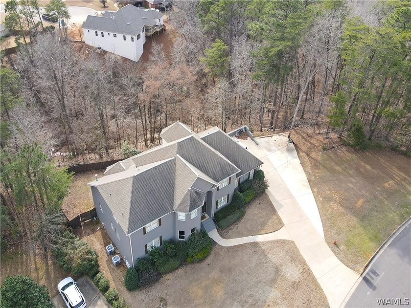 Welcome to 2706 Lake Crest Dr, a beautifully designed 4 bedroom - photo 43