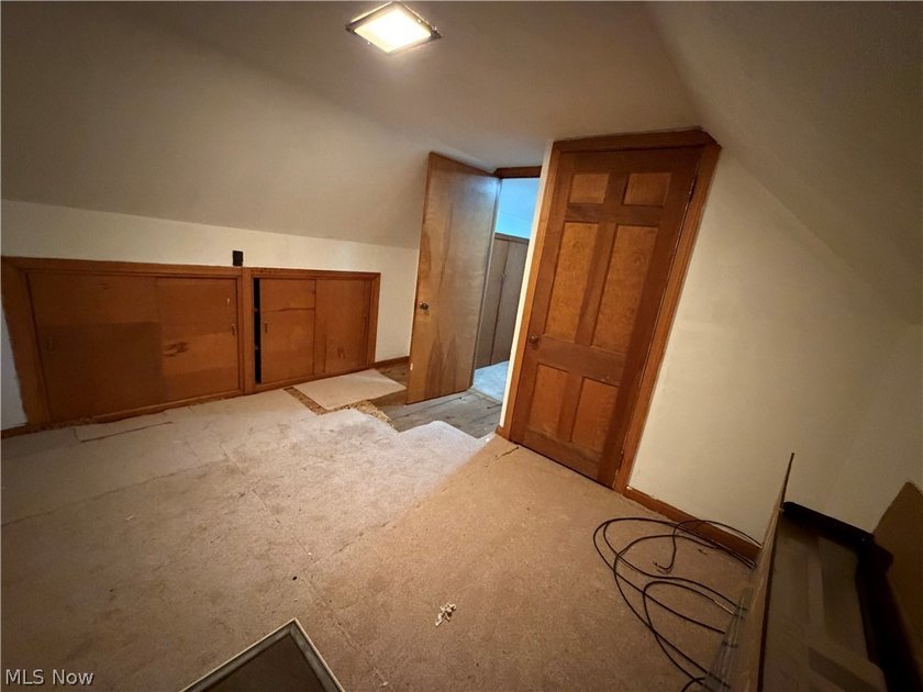 Opportunity meets potential in this one-of-a-kind Euclid - photo 11