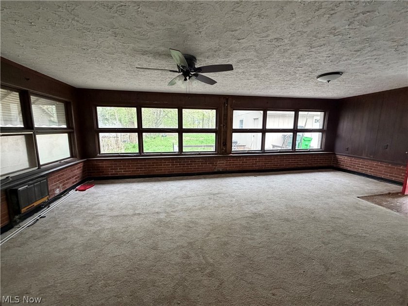 Opportunity meets potential in this one-of-a-kind Euclid - photo 21