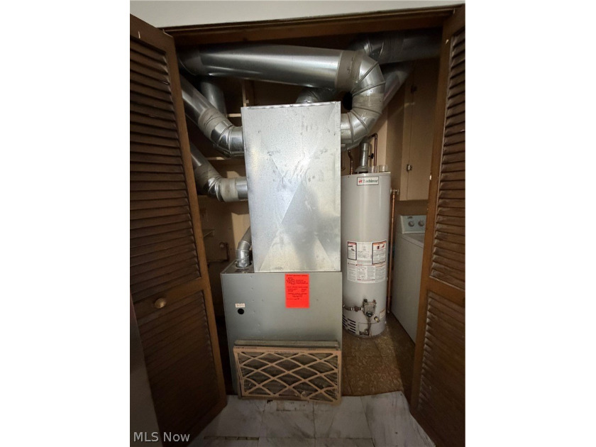 Opportunity meets potential in this one-of-a-kind Euclid - photo 29