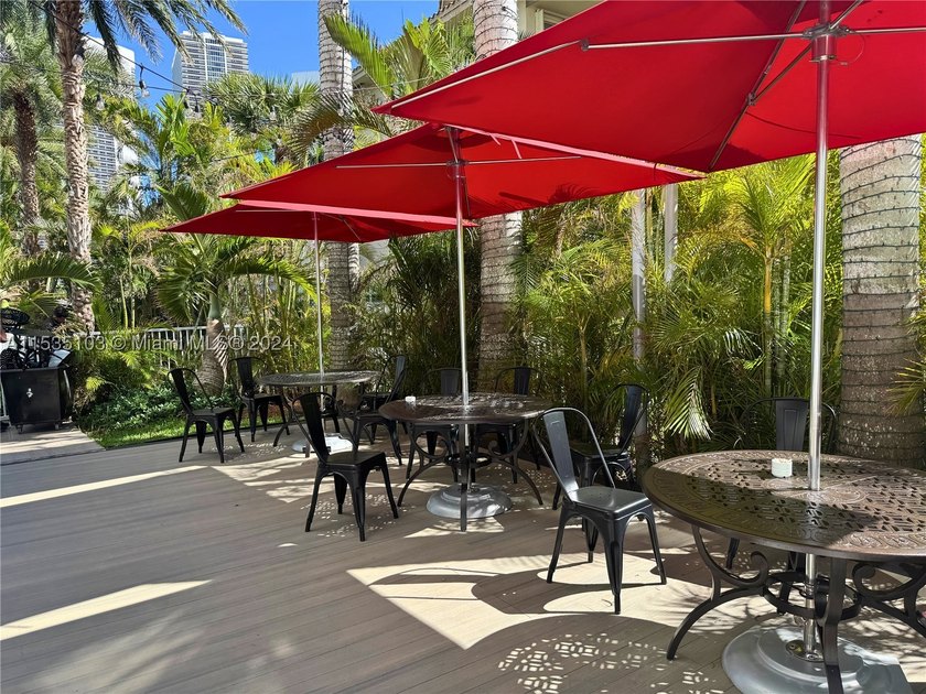 Lower Penthouse unit with incredible views of the Ocean and - photo 5