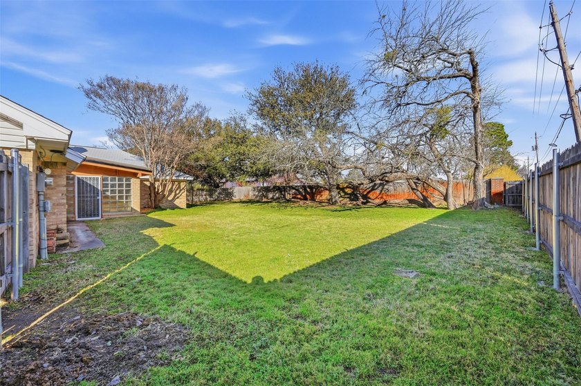 Fully Renovated Corner Lot Home in the Heart of Pantego! - photo 32