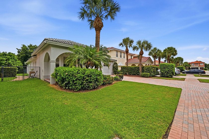 Welcome to this beautifully appointed home, offering the perfect - photo 3