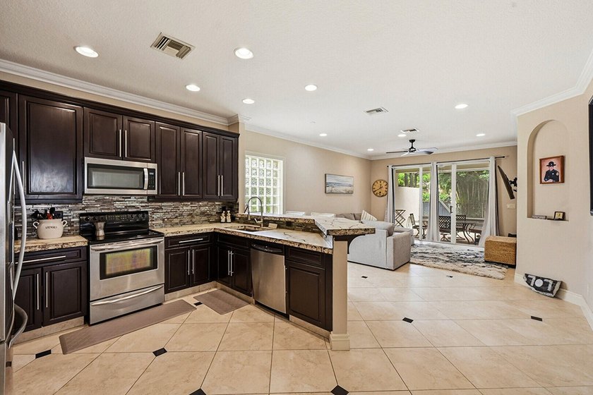 Welcome to this beautifully appointed home, offering the perfect - photo 8