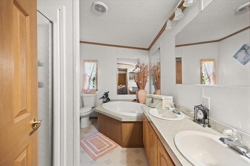 Welcome to 59 Robin Drive located in the desirable 55+ gated - photo 25