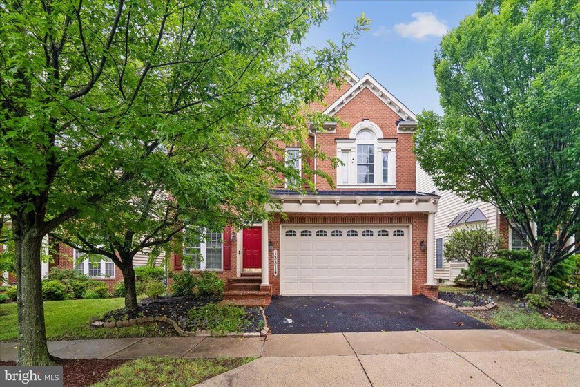 Look no further!! You will love the feel of this huge 3-level - photo 28