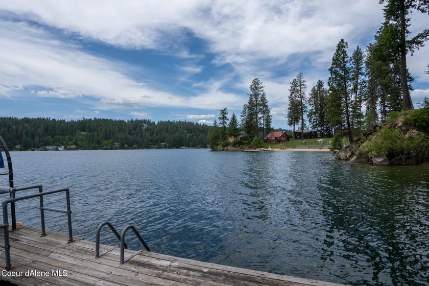 Located in the desirable Henry's Point area, this property - photo 13