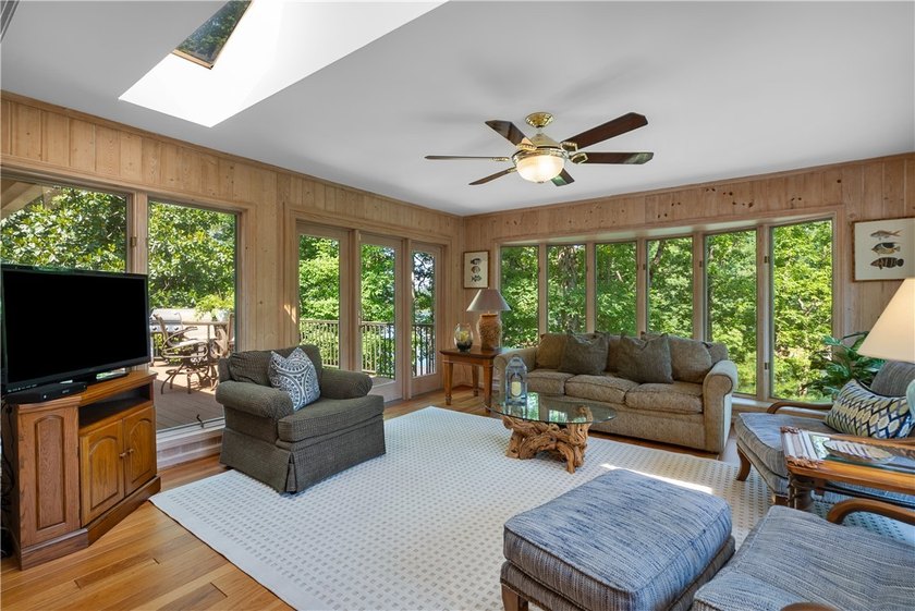 Full Furnished Waterfront Retreat in Keowee Key - photo 17