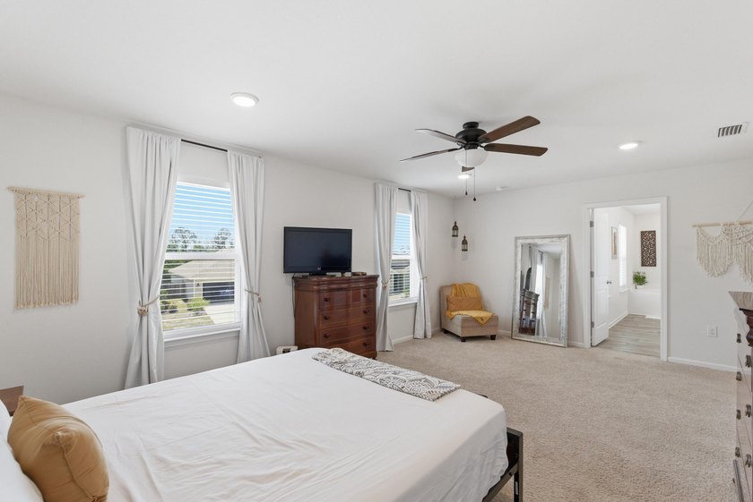 Discover this beautifully maintained 2019-built single-family - photo 21