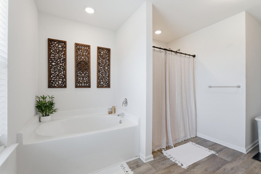 Discover this beautifully maintained 2019-built single-family - photo 22