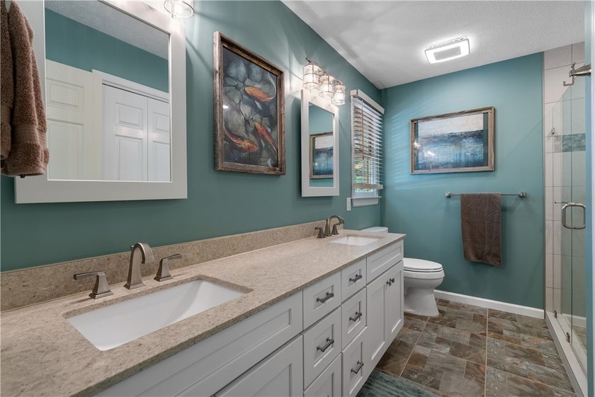 Full Furnished Waterfront Retreat in Keowee Key - photo 25