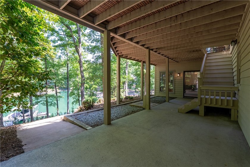 Full Furnished Waterfront Retreat in Keowee Key - photo 48