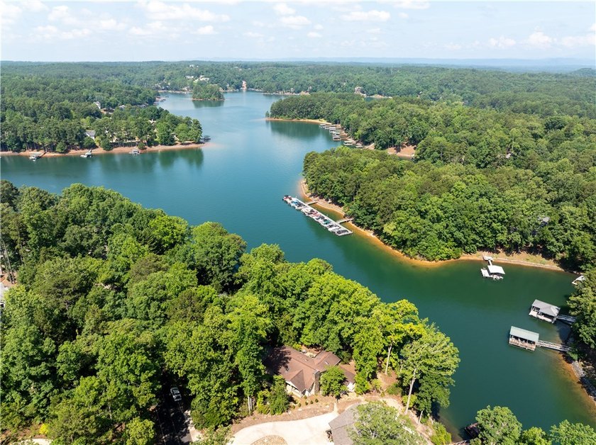 Full Furnished Waterfront Retreat in Keowee Key - photo 50