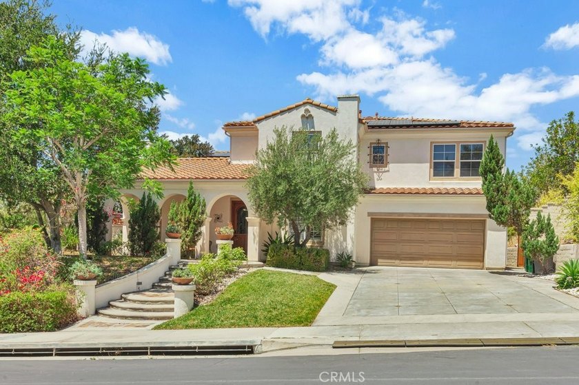 LOCATION! LOCATION! This Gorgeous Home Is Located On A Premier - photo 6