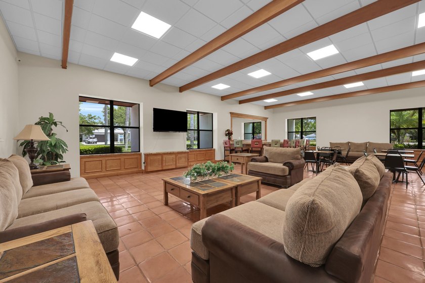 Welcome to 22 Alta Loma in the sought-after Spanish Lakes One - photo 35
