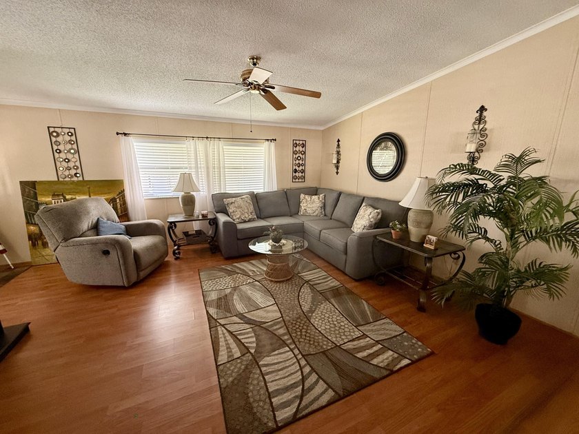 Welcome to this charming 2-bedroom, 2-bathroom manufactured home - photo 29