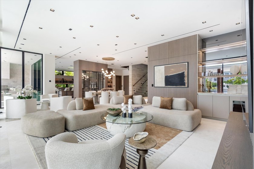 Welcome to Eleven Rio: a tropical modern 3-story poured in place - photo 10