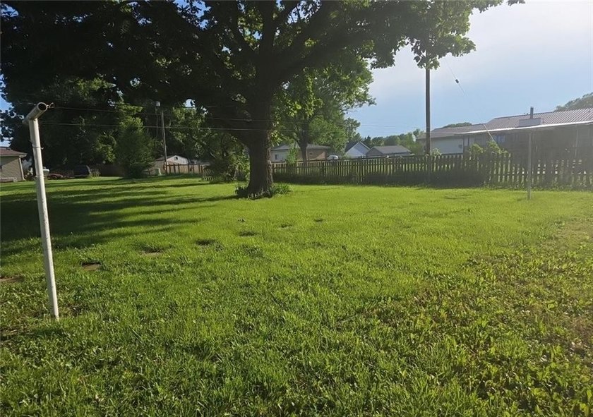 Opportunity awaits! Located on the edge of Garnett and directly - photo 14