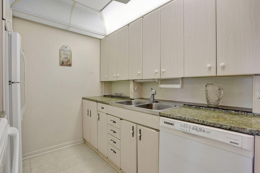 Welcome to one of the most sought after and impeccably kept - photo 11