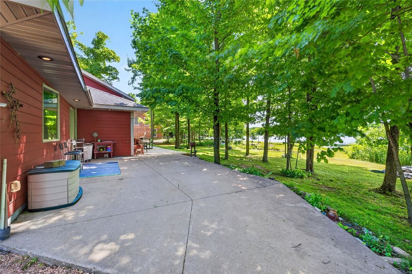 Country lake living at its finest! Enjoy peaceful waterfront - photo 32