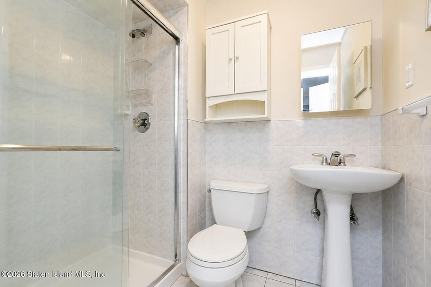 Offered for the first time since its construction in 2000, this - photo 35