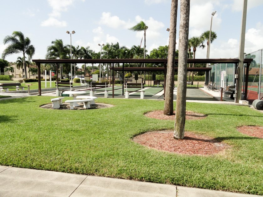 ADULT COMMUNITY 55+, Check out this well maintained second floor - photo 41